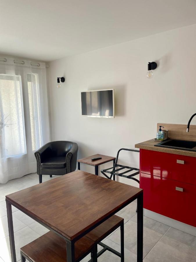 Maison D'Hotes Romarine เลอบูสกาต์ ภายนอก รูปภาพ